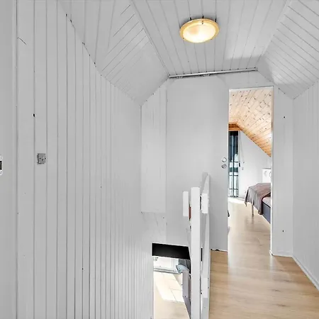 Bv357-blavand-ved-skoven-3 Blåvand